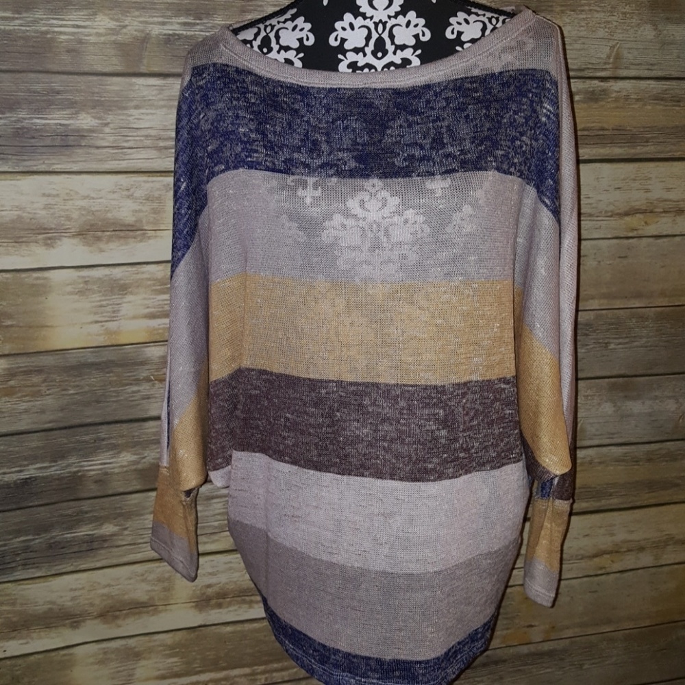 NWT Fantastic Fawn light sweater Size Large